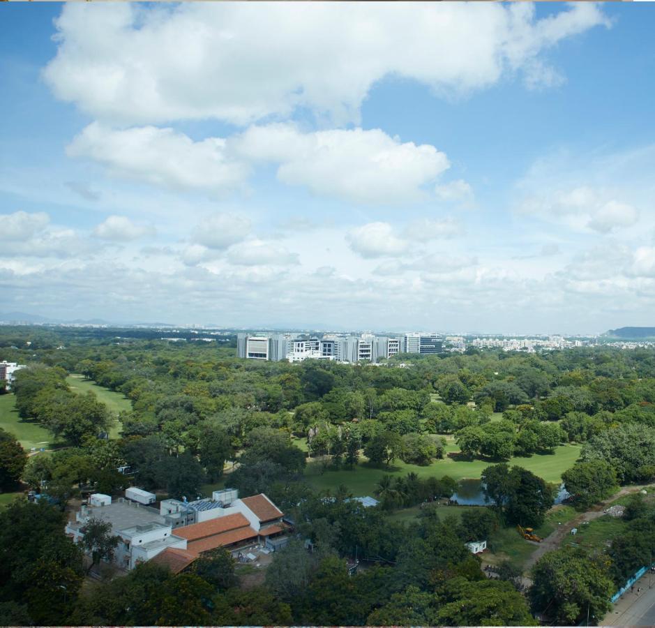 The Ritz-Carlton, Poona Buitenkant foto