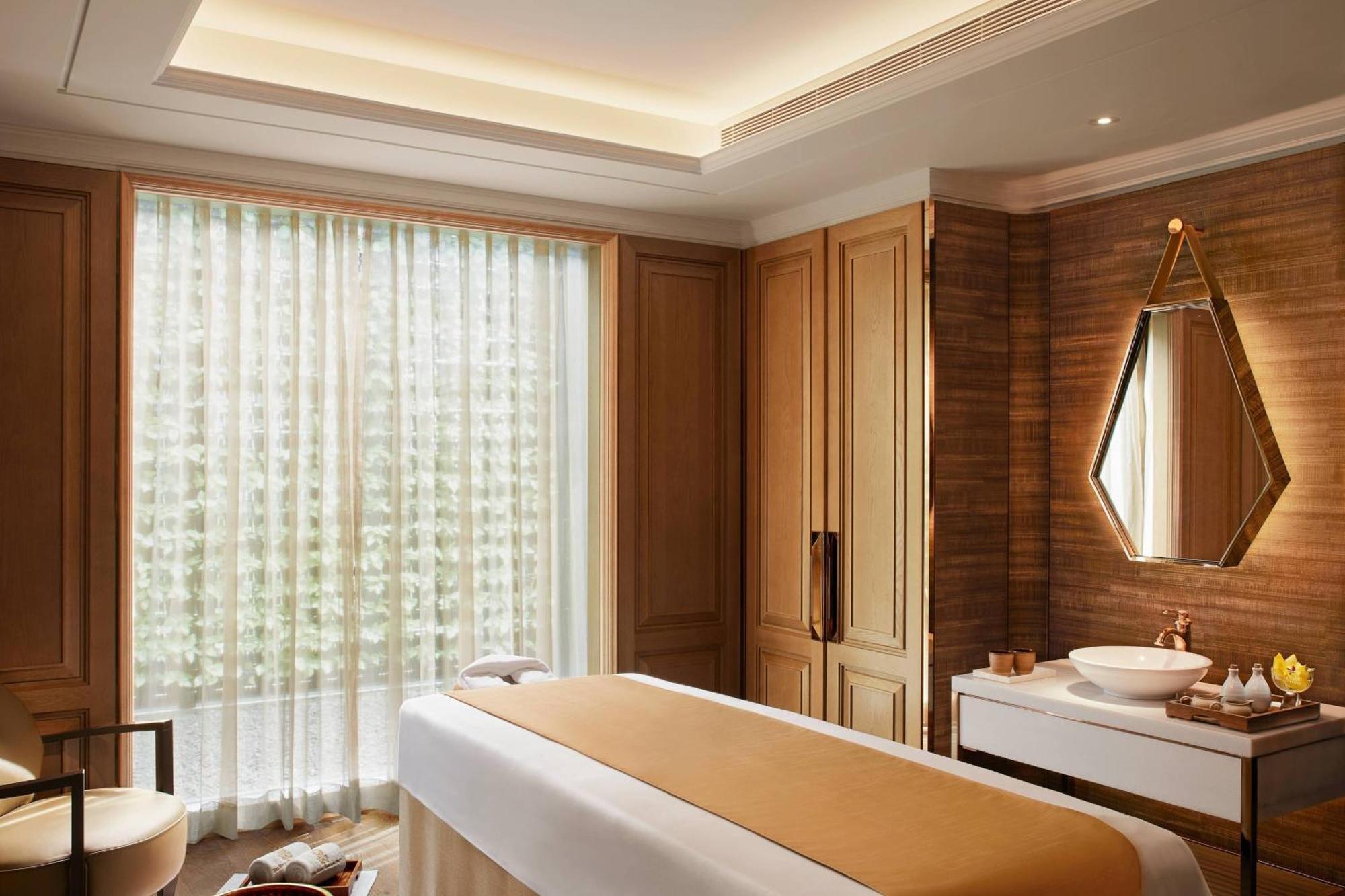 The Ritz-Carlton, Poona Buitenkant foto