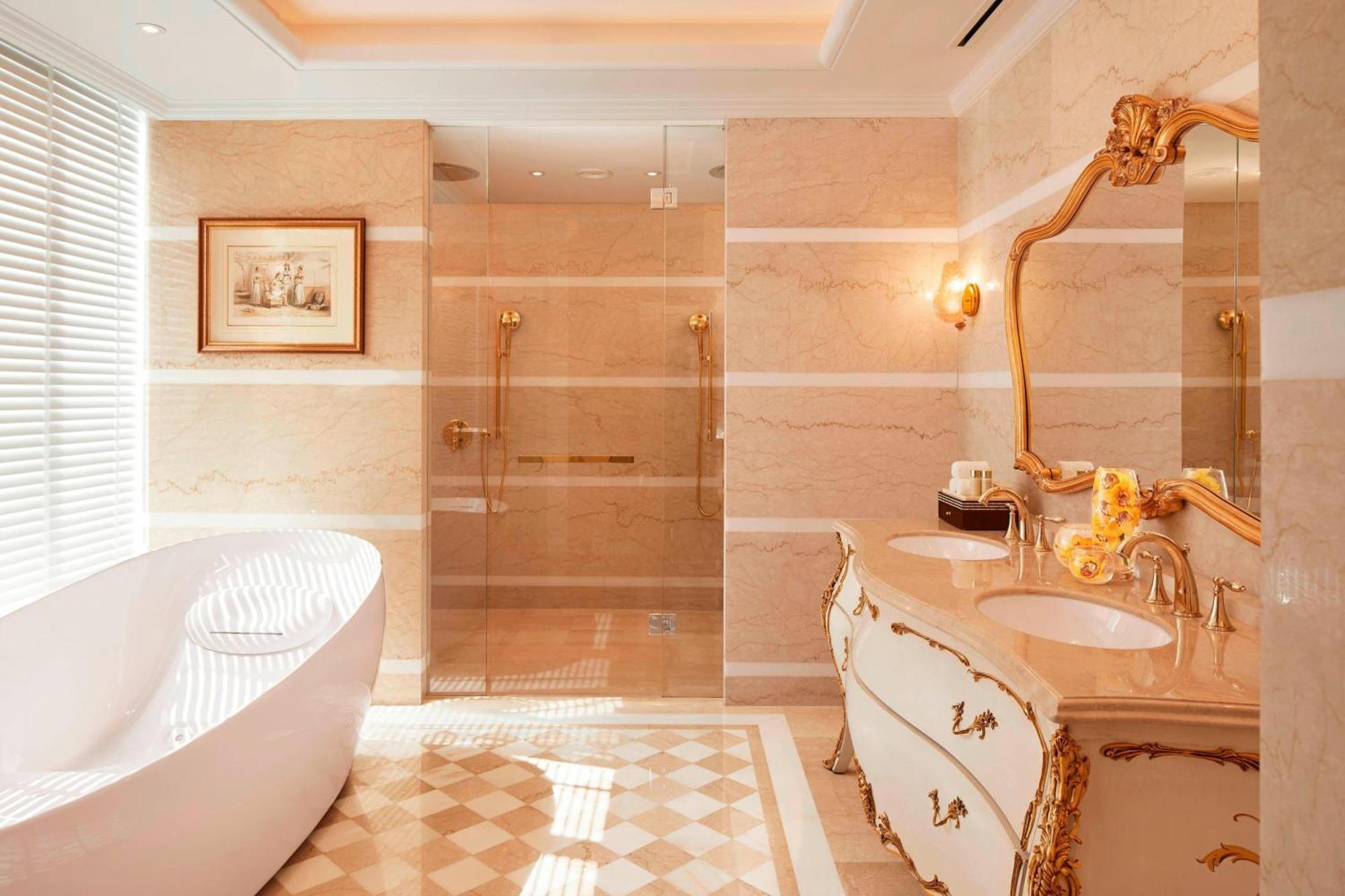 The Ritz-Carlton, Poona Buitenkant foto