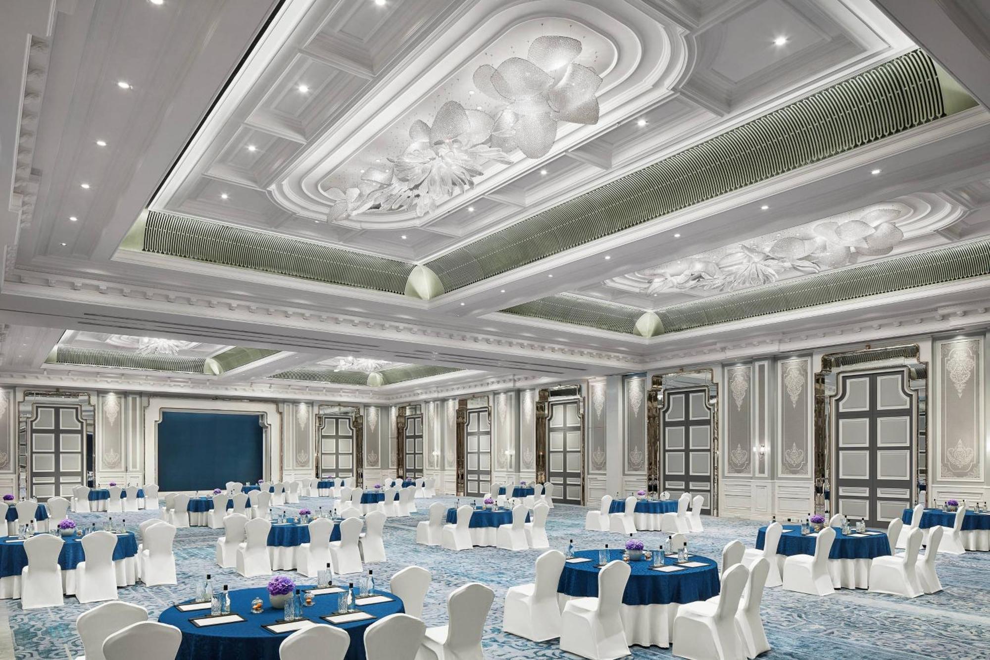 The Ritz-Carlton, Poona Buitenkant foto