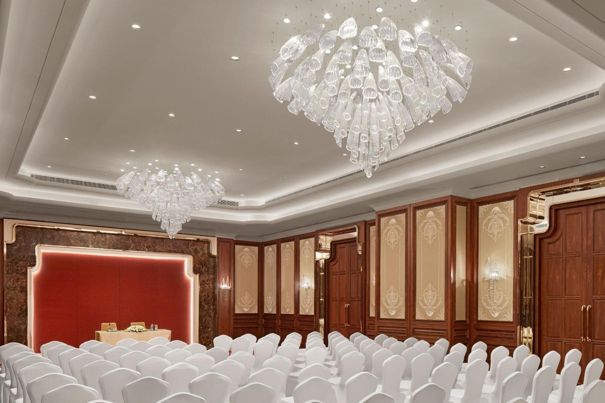 The Ritz-Carlton, Poona Buitenkant foto