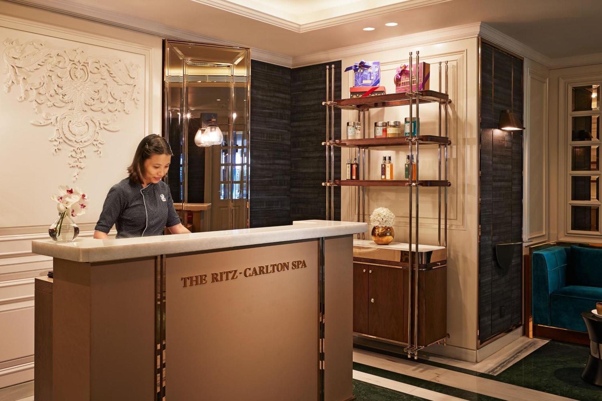 The Ritz-Carlton, Poona Buitenkant foto