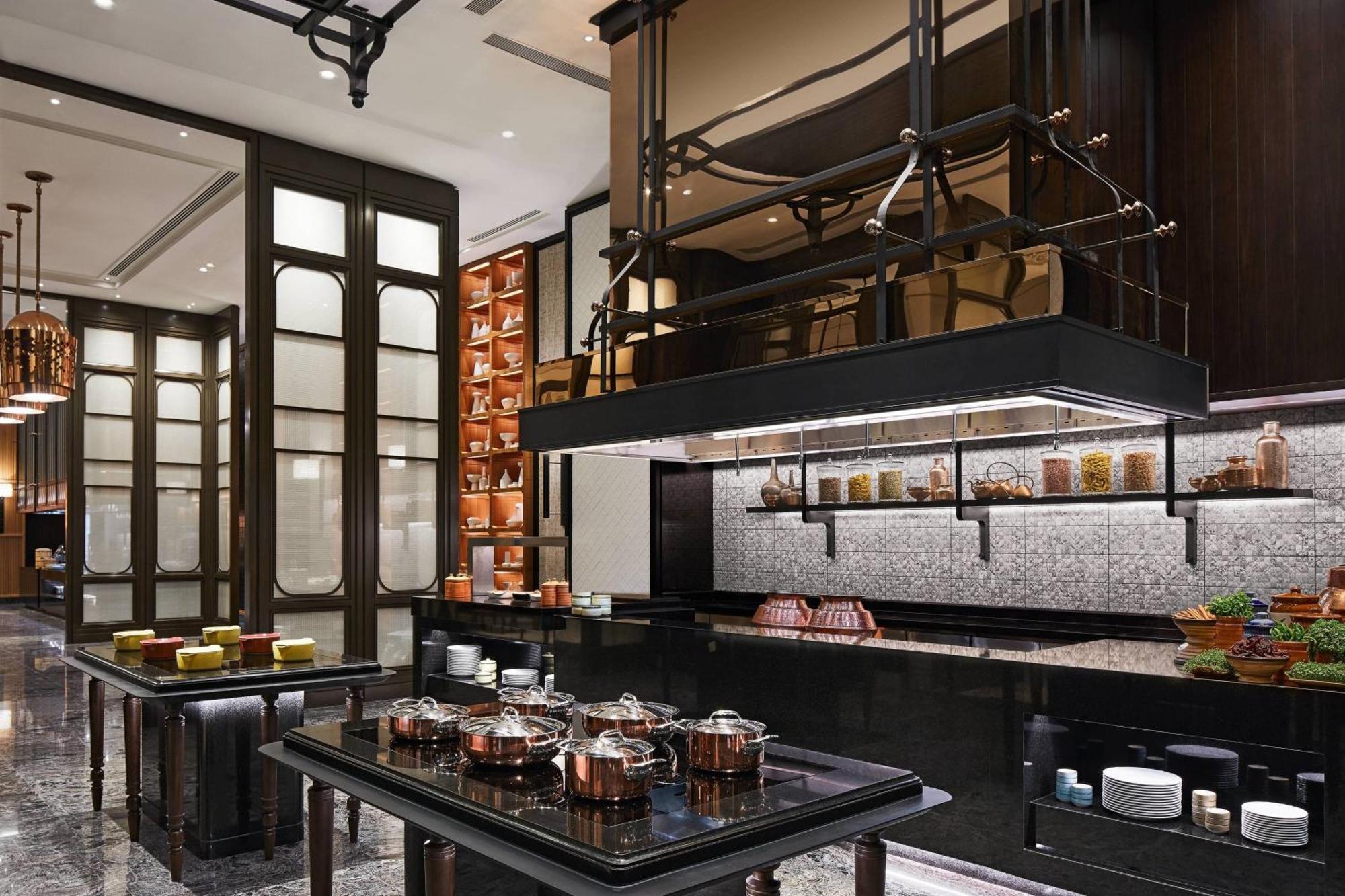 The Ritz-Carlton, Poona Buitenkant foto