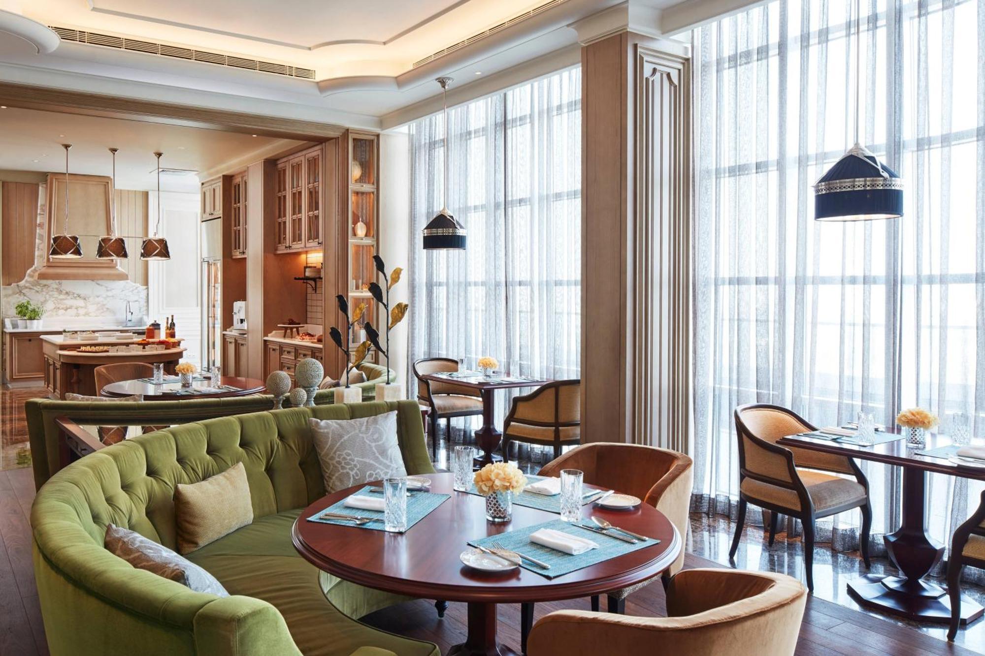 The Ritz-Carlton, Poona Buitenkant foto