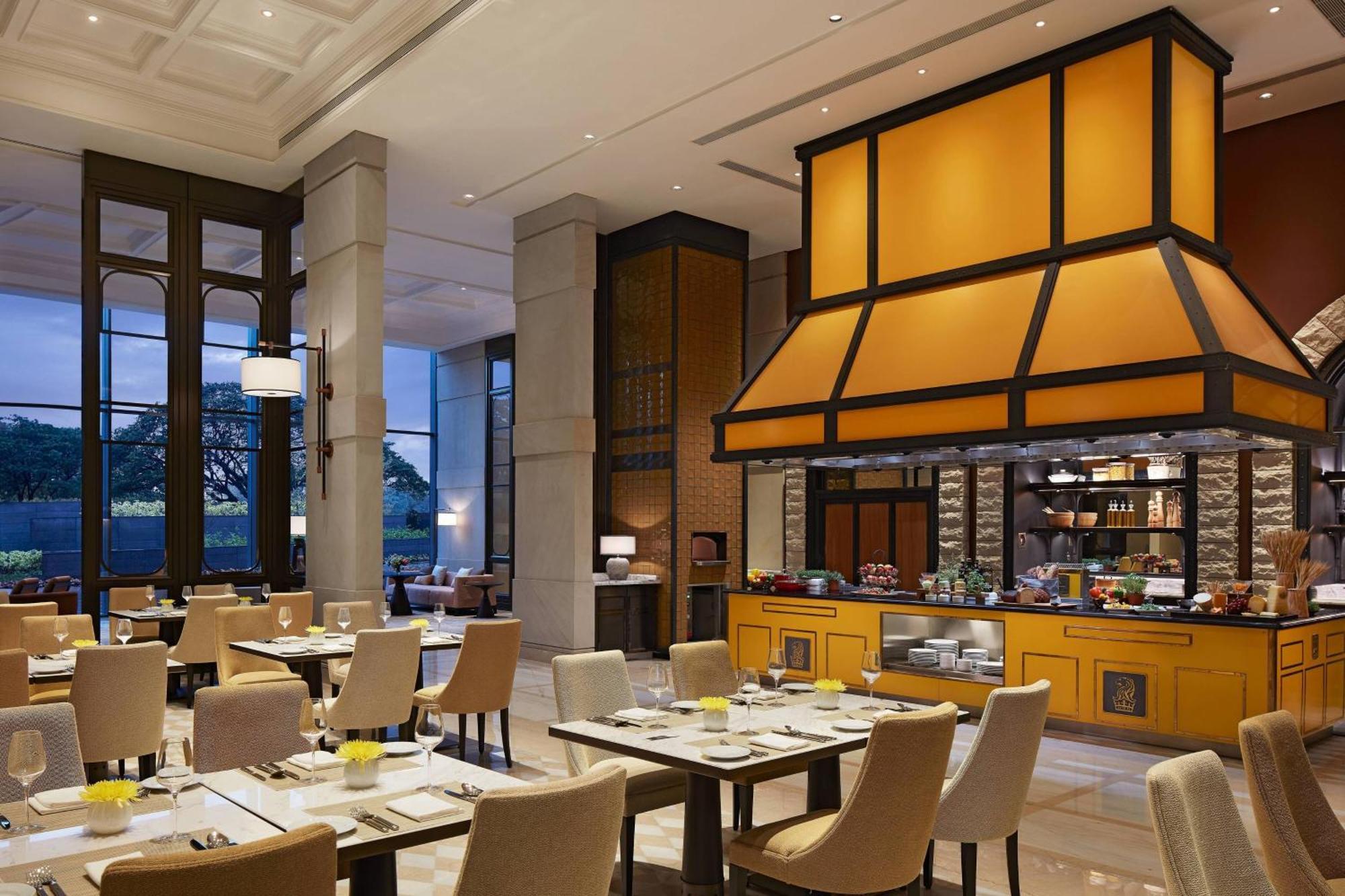 The Ritz-Carlton, Poona Buitenkant foto