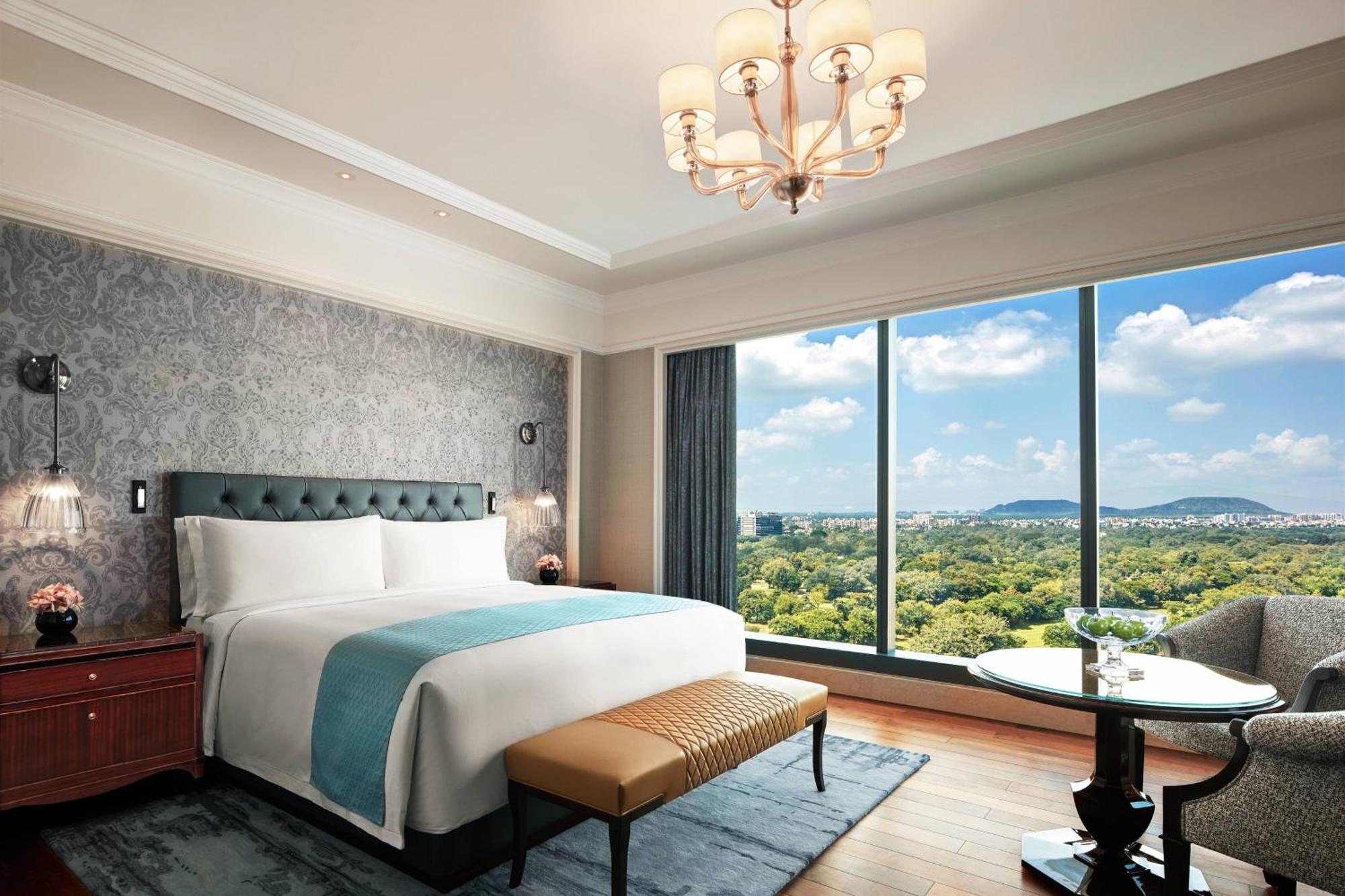 The Ritz-Carlton, Poona Buitenkant foto