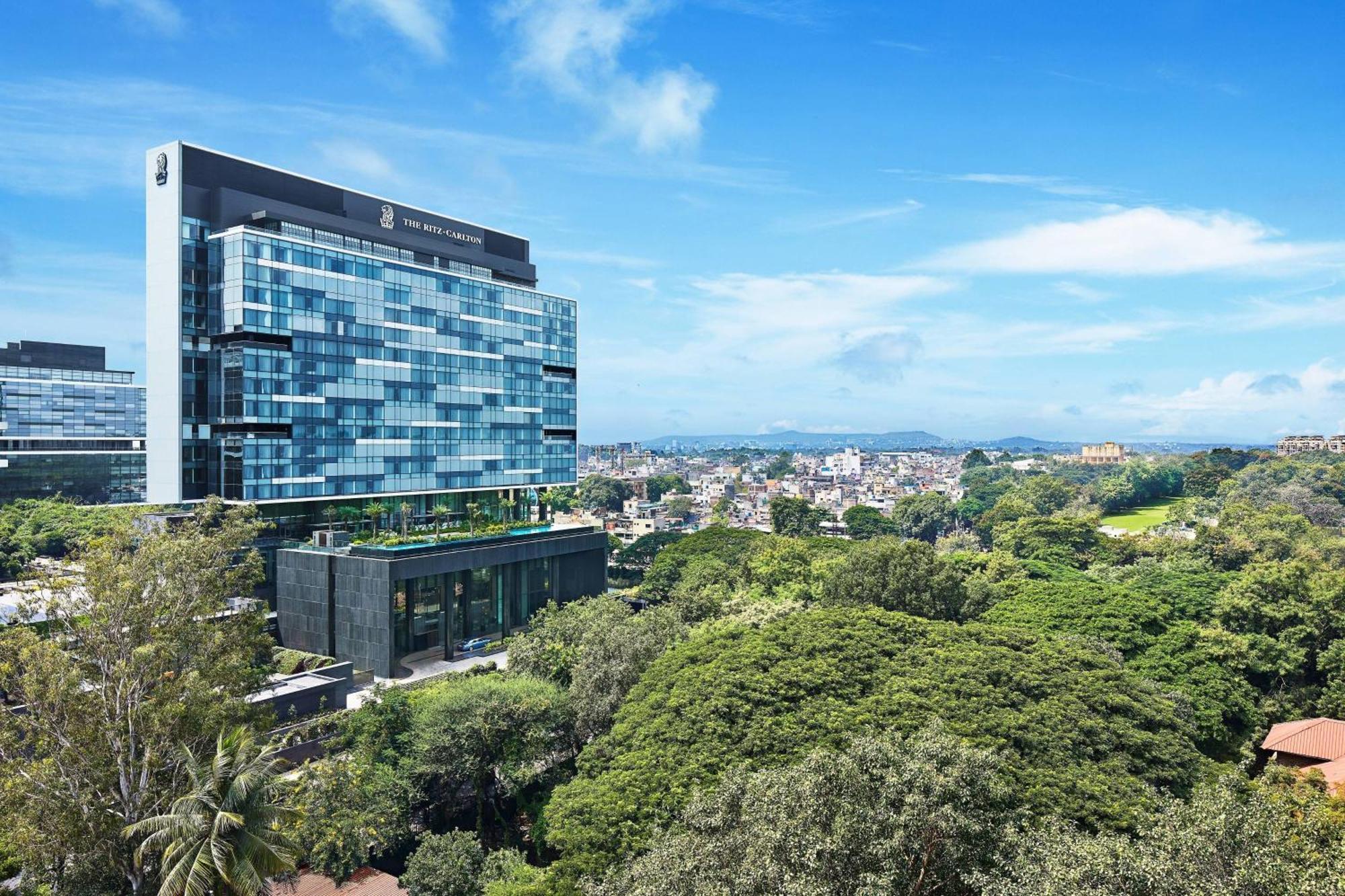The Ritz-Carlton, Poona Buitenkant foto